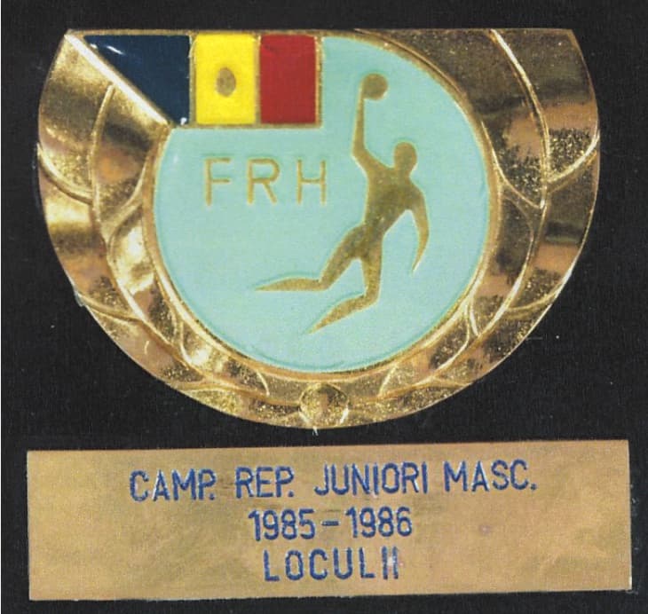 Medalia de argint FRH, Juniori masculin 1985–1986, locul II