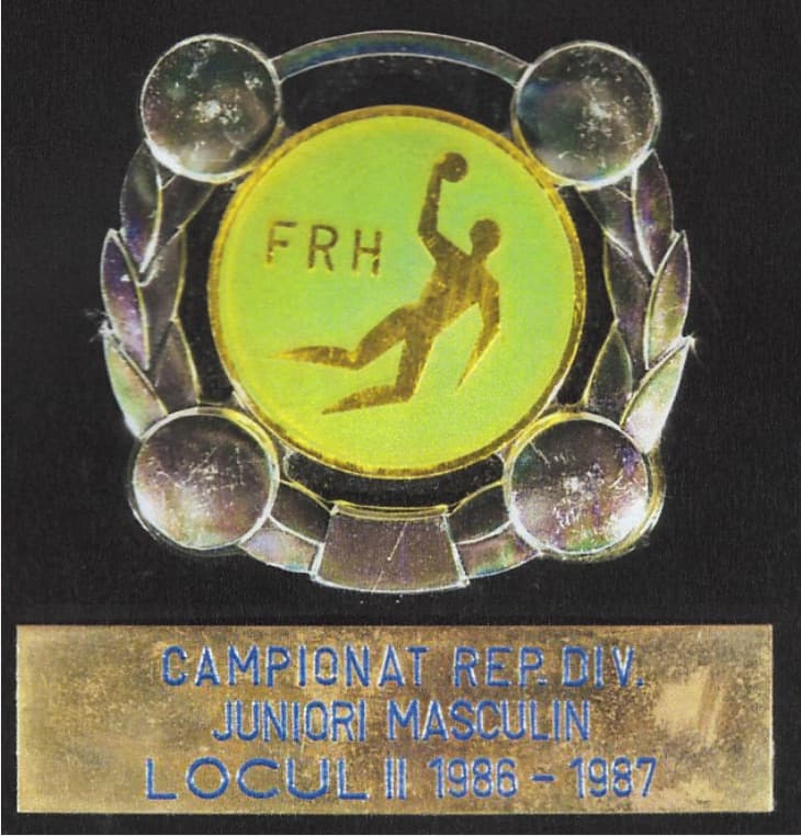 Medalia de argint FRH, Juniori masculin 1986–1987, locul II